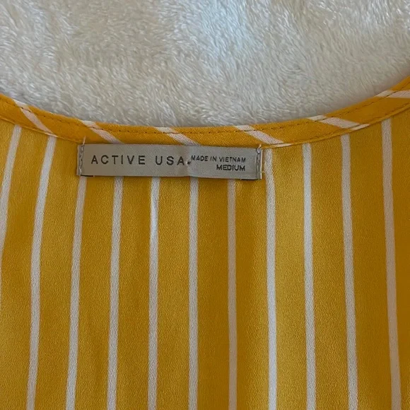Active USA Tie Front Crop Top Size M - Picture 4 of 4